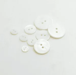Factory Price Custom Round Natural Two Holes Mop White Pearl Shell Shirt Button