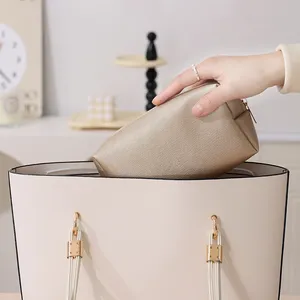 Custom Leather Makeup Bag Soft Lightweight Travel Cosmetic Bag with Zipper