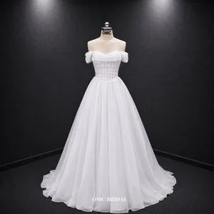 Stunning Lace Ball Gown Wedding Dress with Exquisite Details