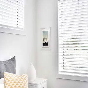 Anti-UV 2-Inch PVC Window Blinds Customized Faux Wood Blind for Home Life