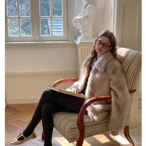 Customized New European and American Fashion Loose Faux Fur Collar Faux Fox Fur Women's Coat